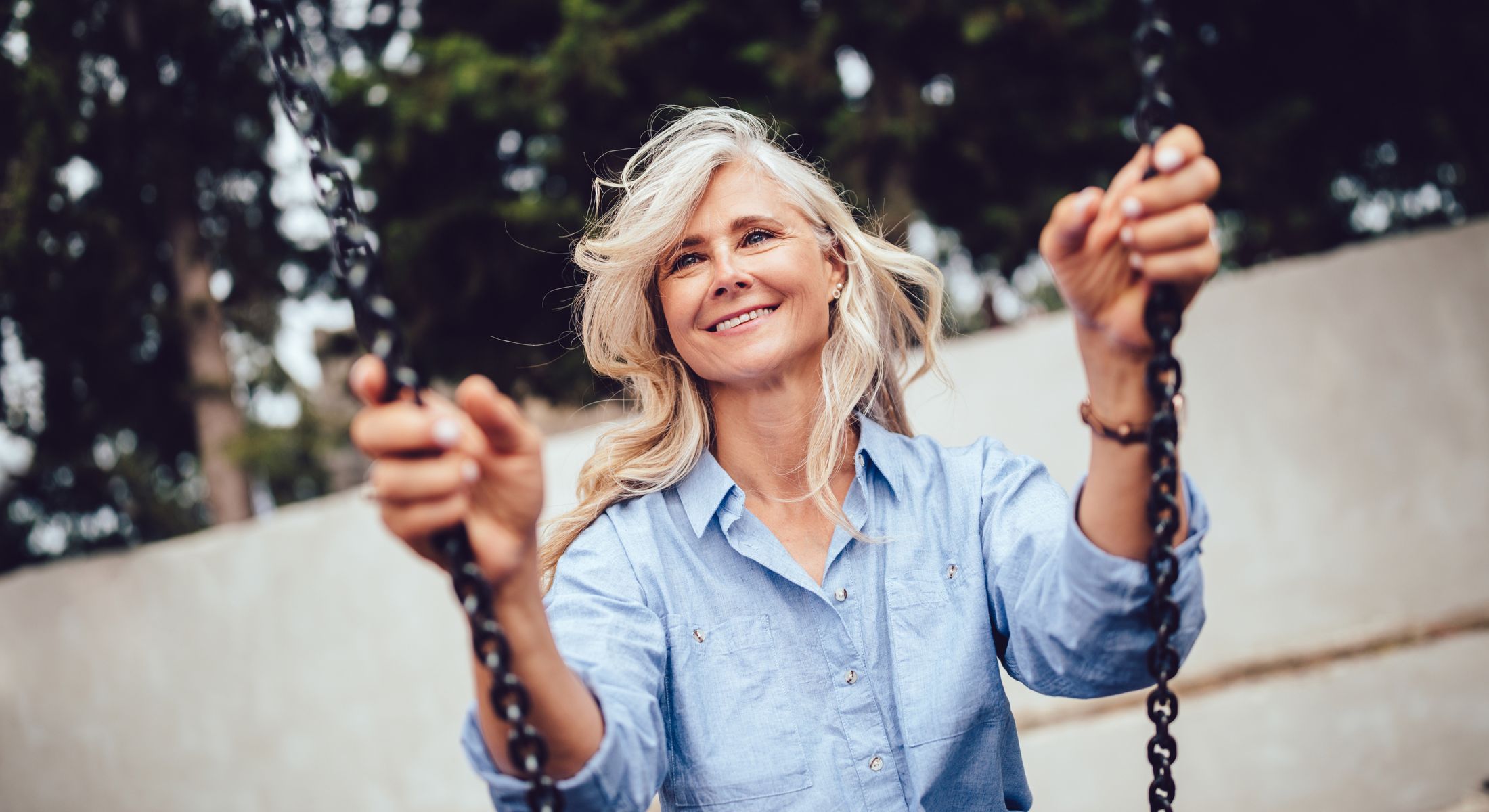 west columbia pessary model with blonde hair